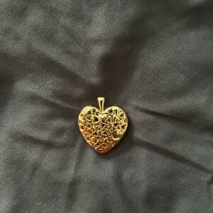 Vintage gold heart pendant